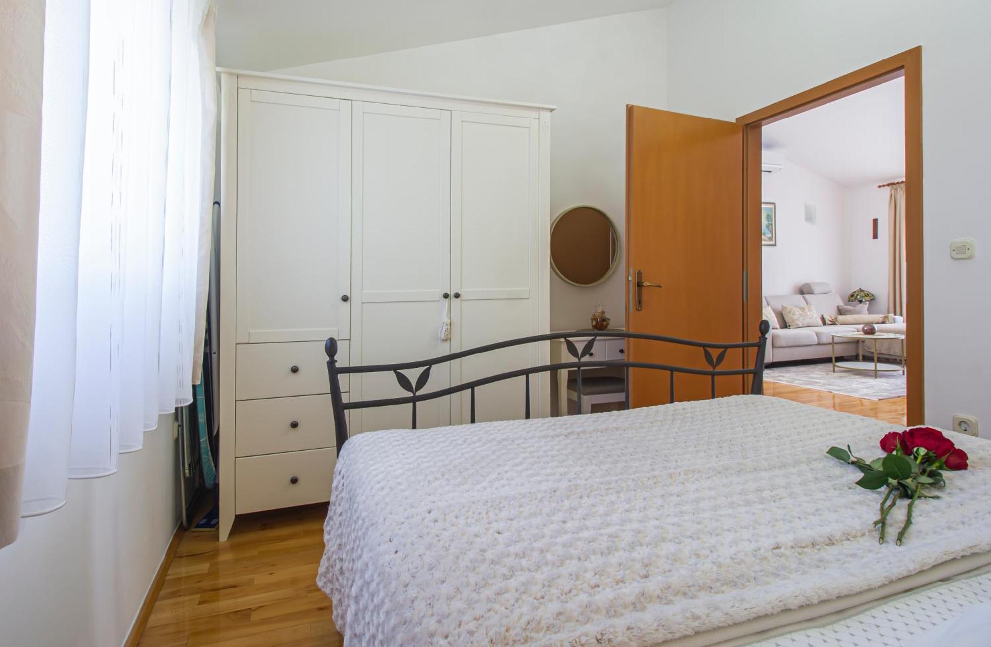Apartment Anita With Amazing Sea View Makarska Exterior photo
